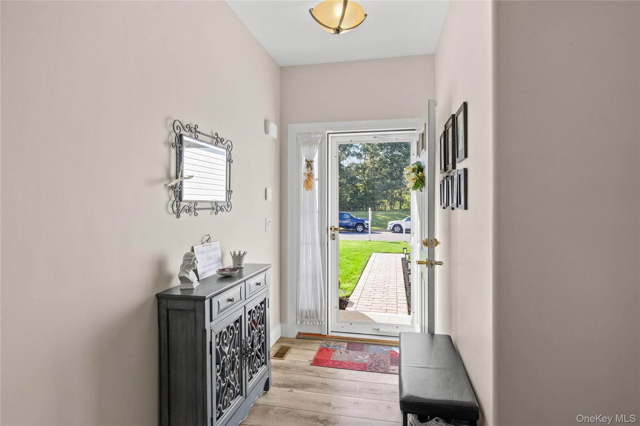32 Pondview Circle Property Photo 3