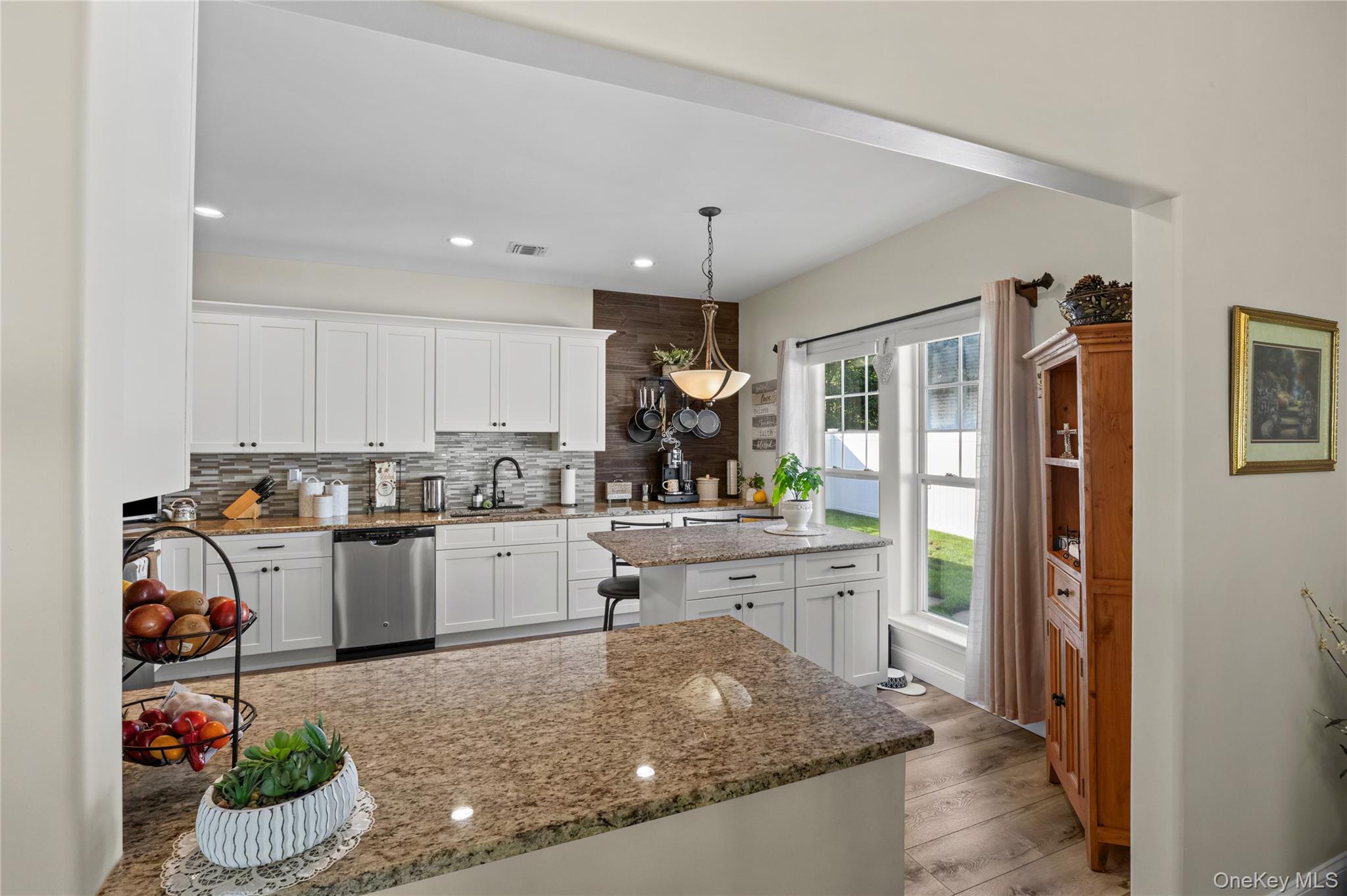 32 Pondview Circle Property Photo 8