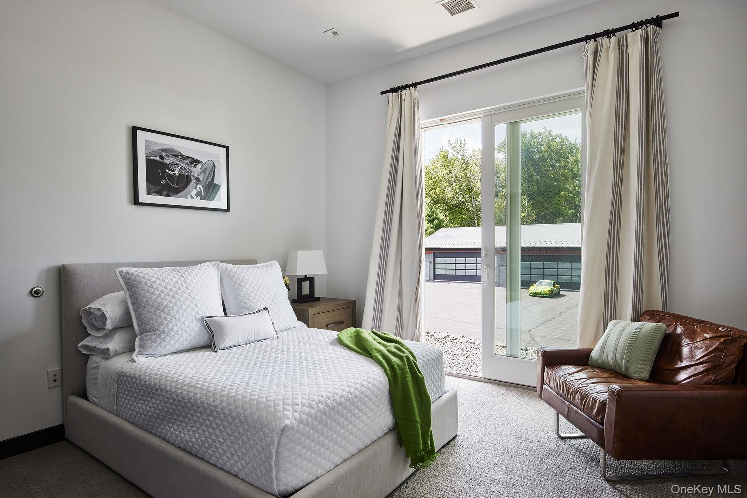 1045159 Property Photo 4