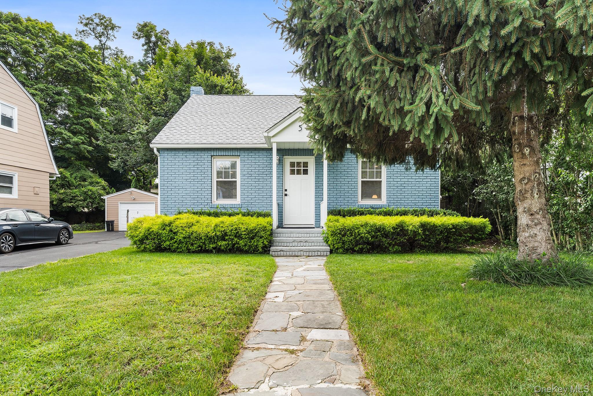 5 W Maple Avenue Property Photo 1