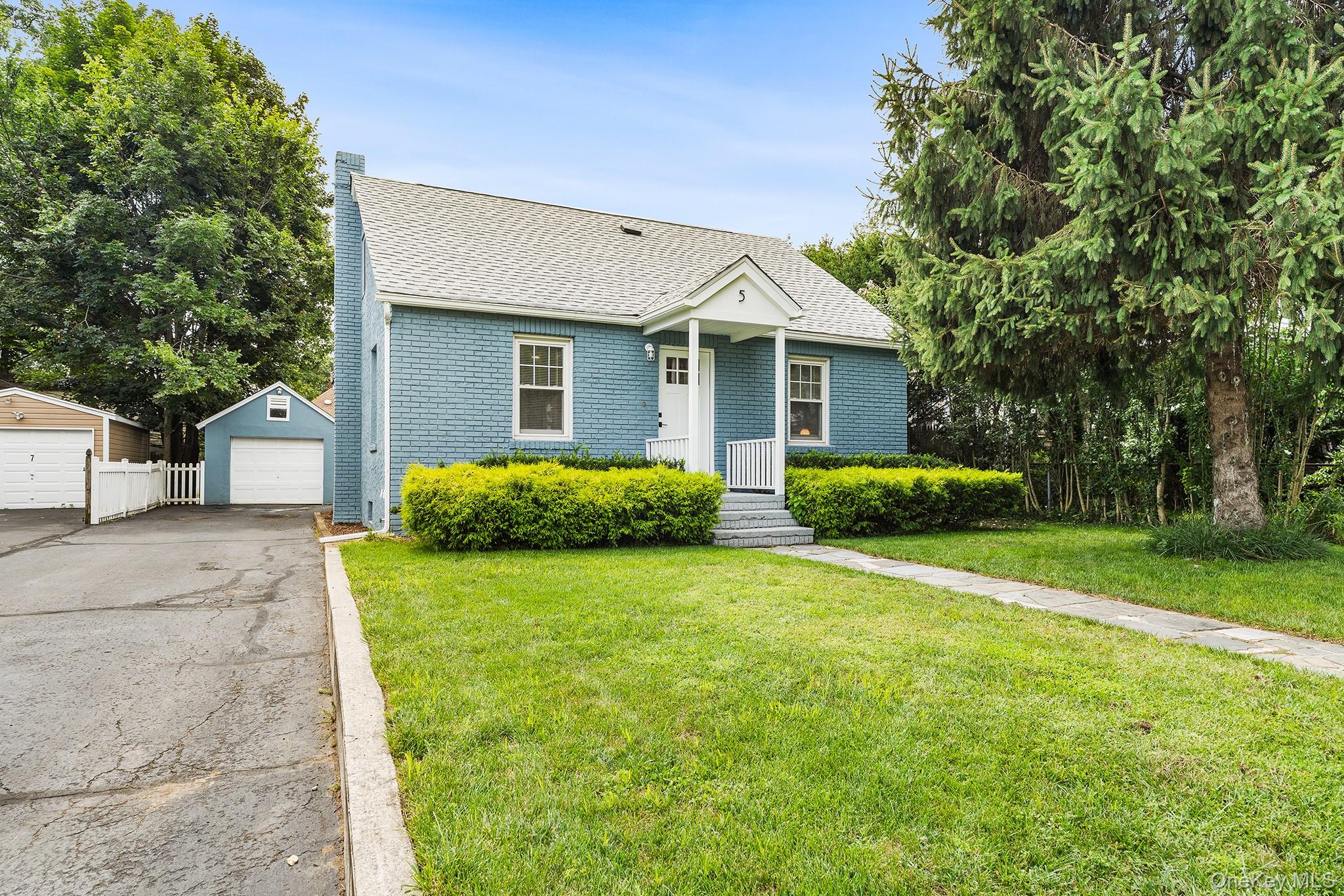 5 W Maple Avenue Property Photo 2