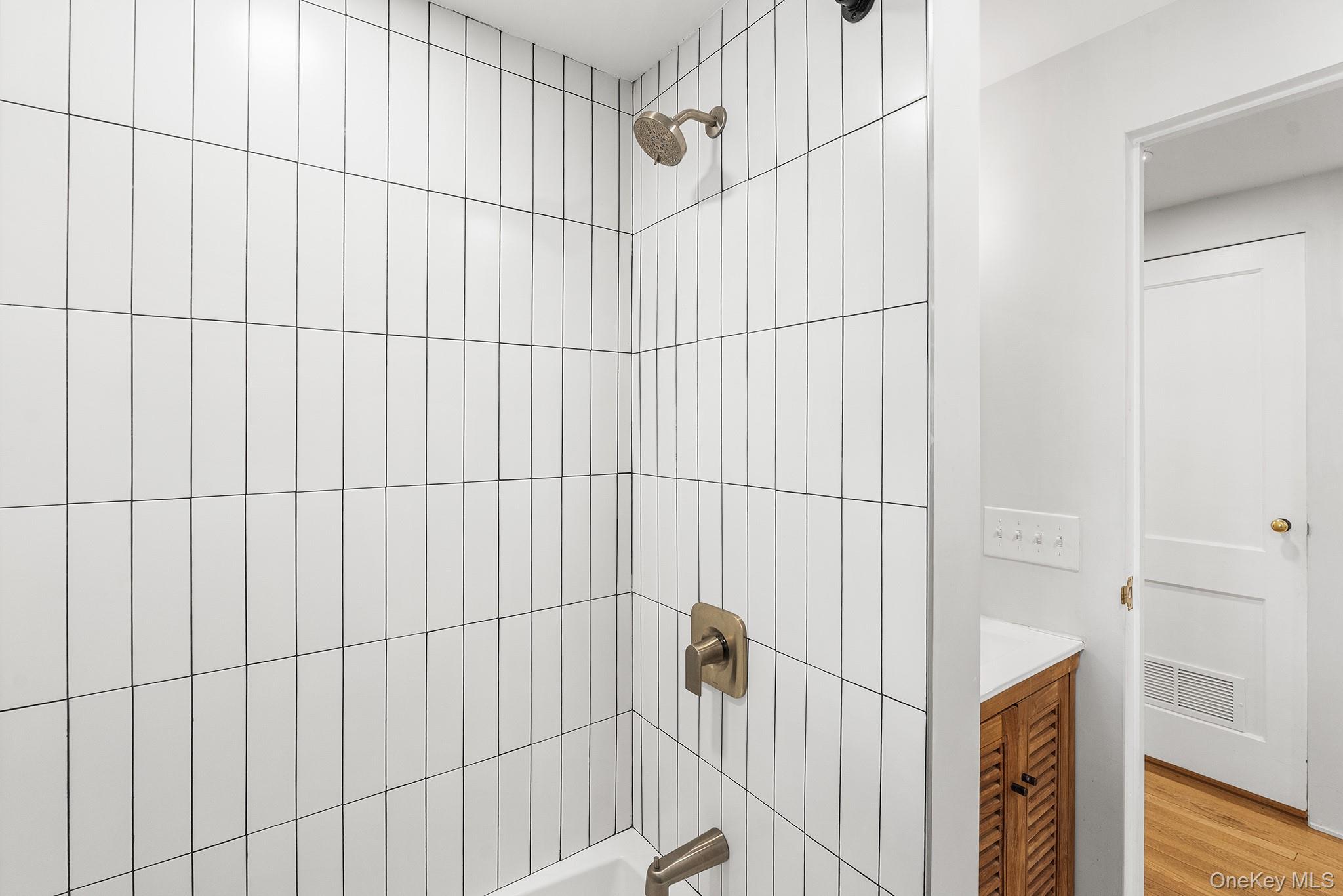 5 W Maple Avenue Property Photo 15