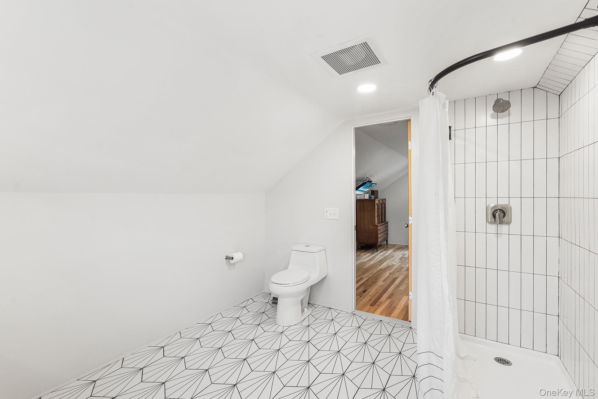 5 W Maple Avenue Property Photo 25