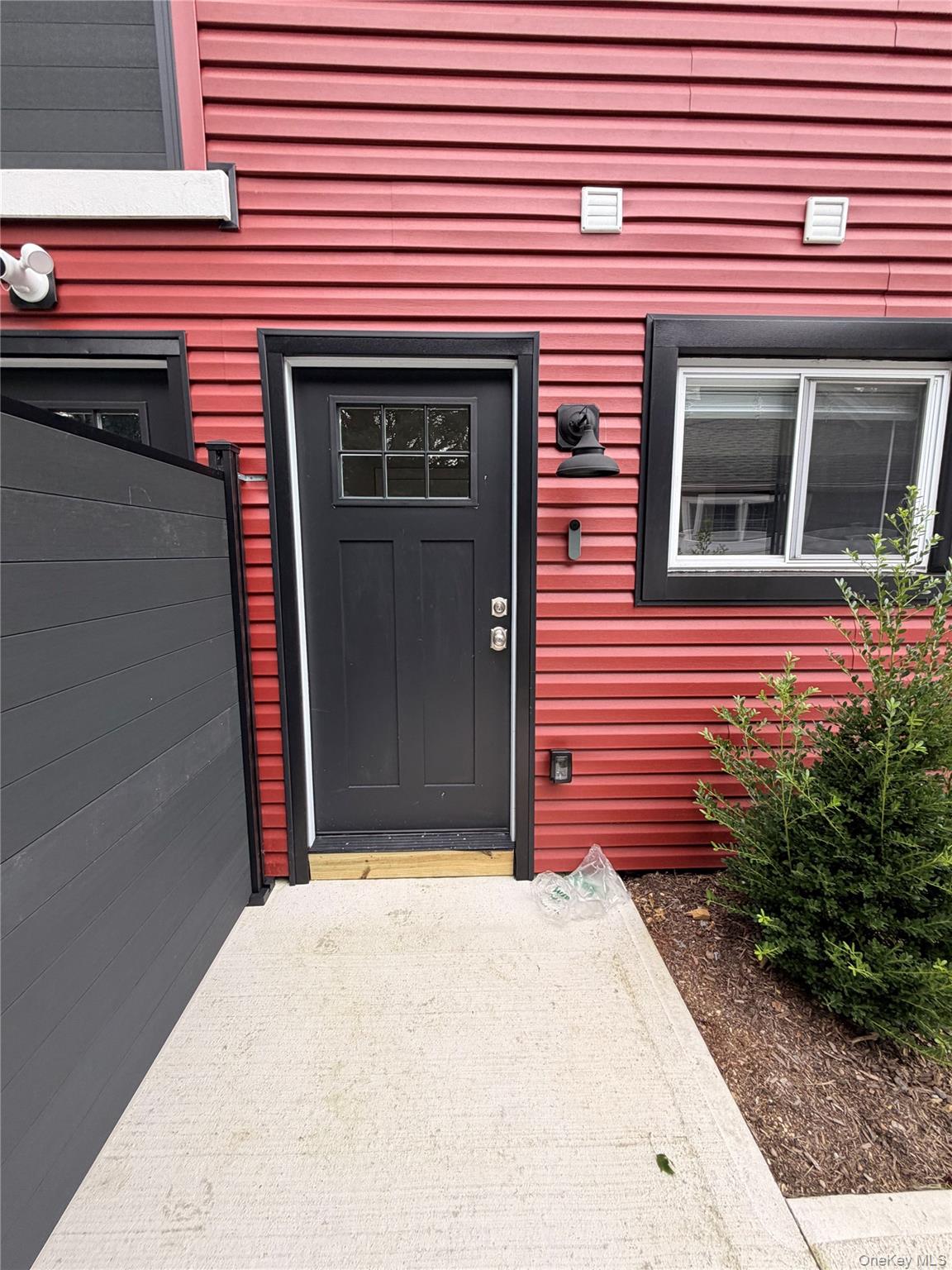 17 Jefferson Avenue Property Photo 3