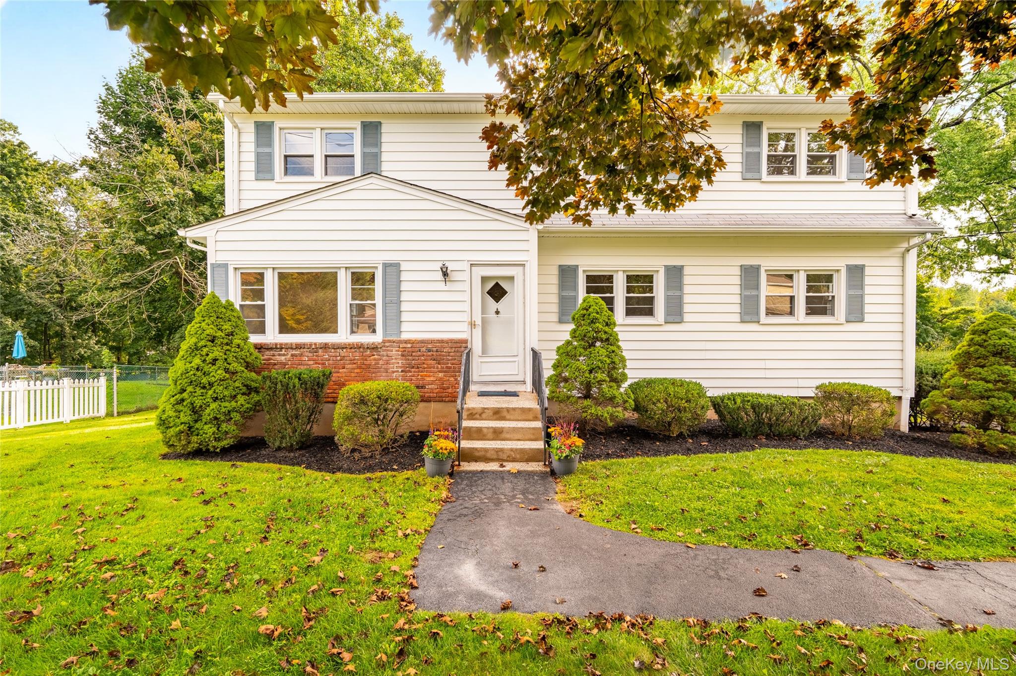 92 Kings Highway Property Photo 1