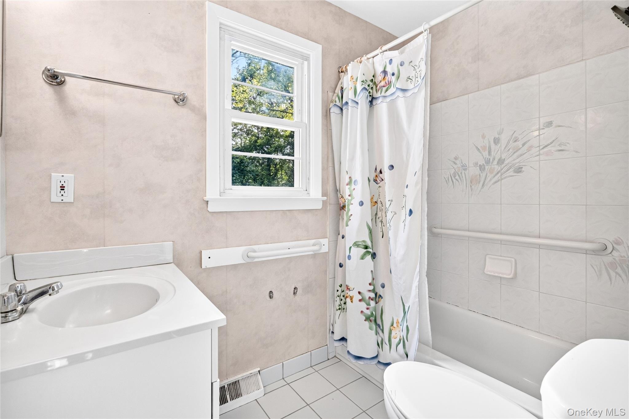 92 Kings Highway Property Photo 32