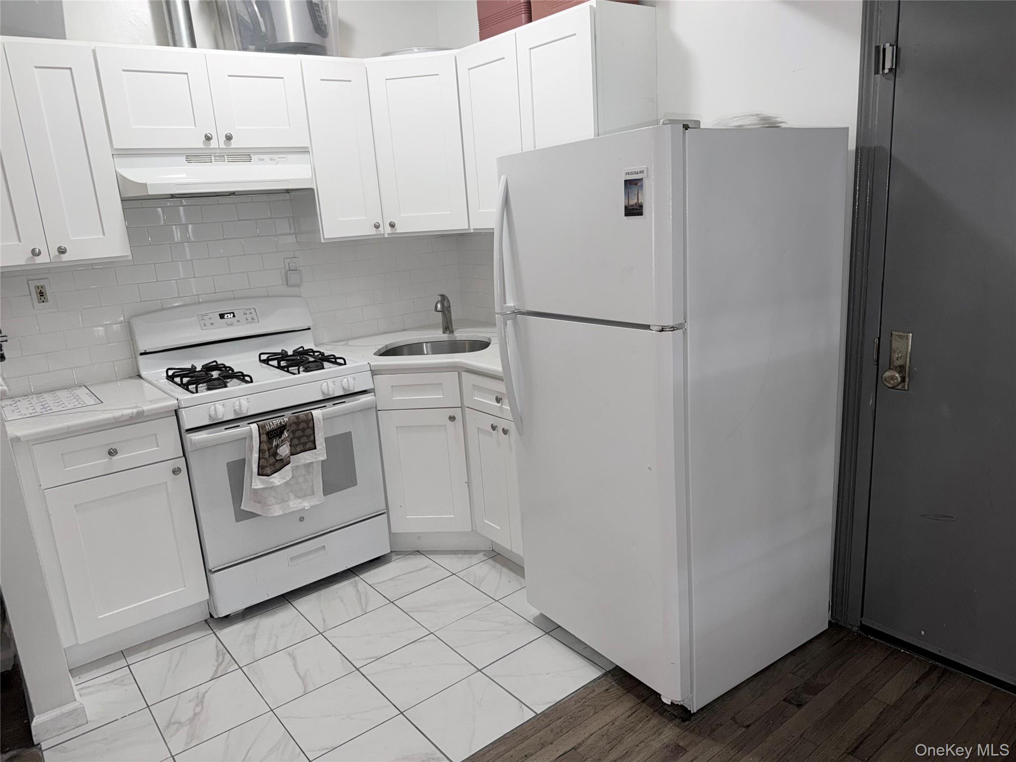 2150 Dean Street Property Photo 2