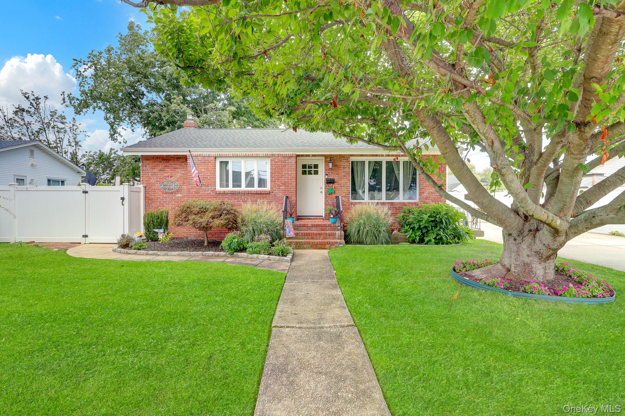 43 Manhattan Avenue Property Photo 1
