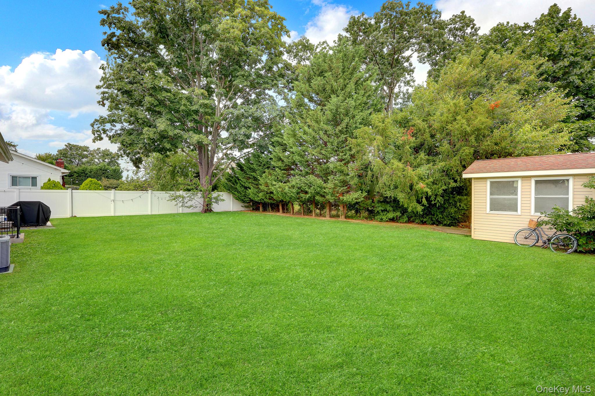 43 Manhattan Avenue Property Photo 3