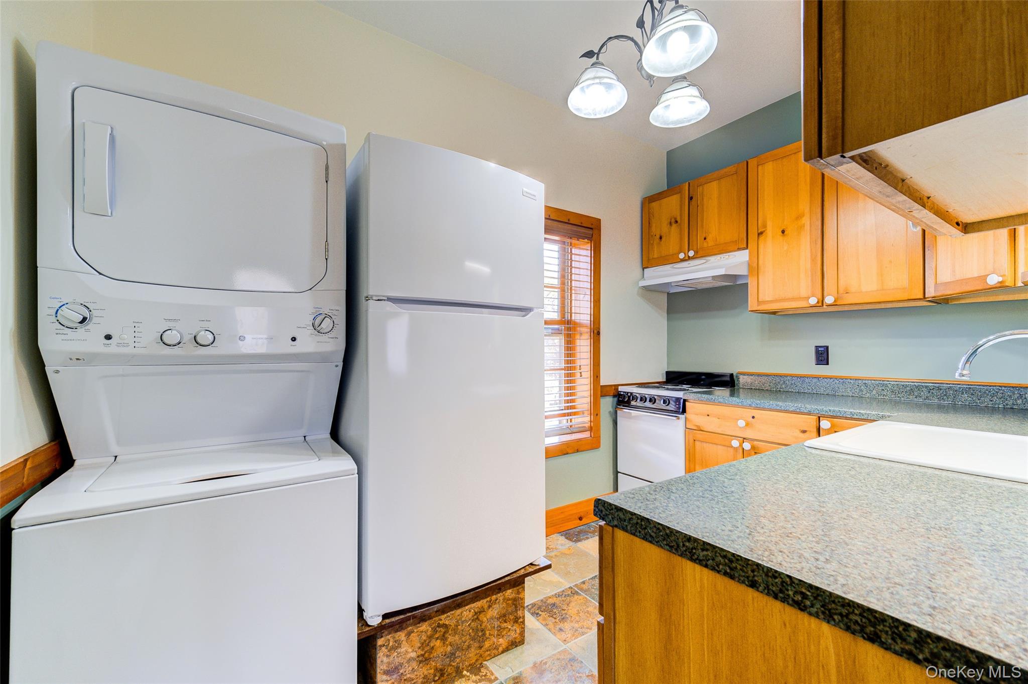 35 Clara Avenue Property Photo 6