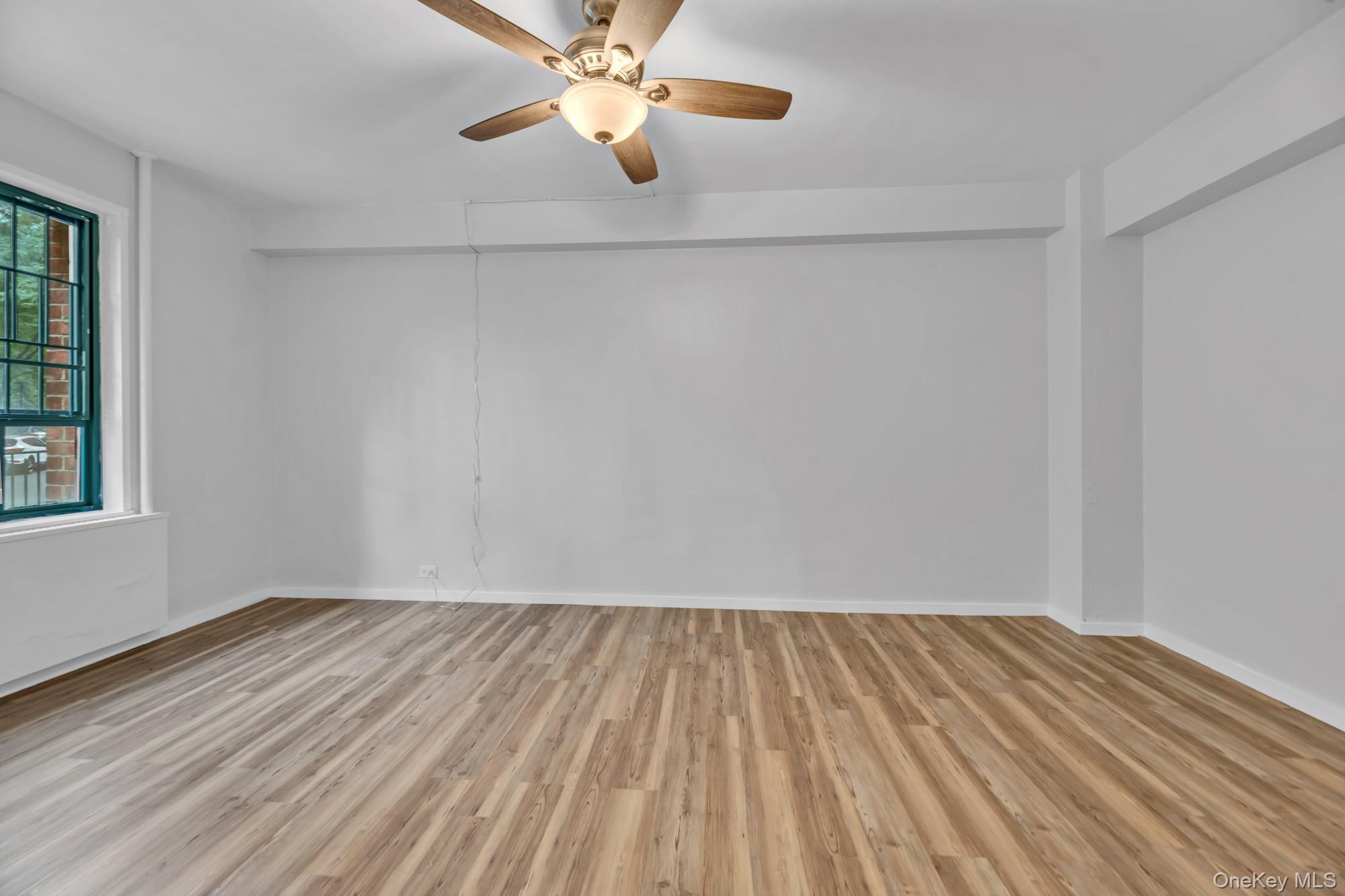 7 Metropolitan Oval Me Property Photo 2
