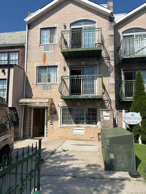 4 E 54th Street 2g Property Photo 1