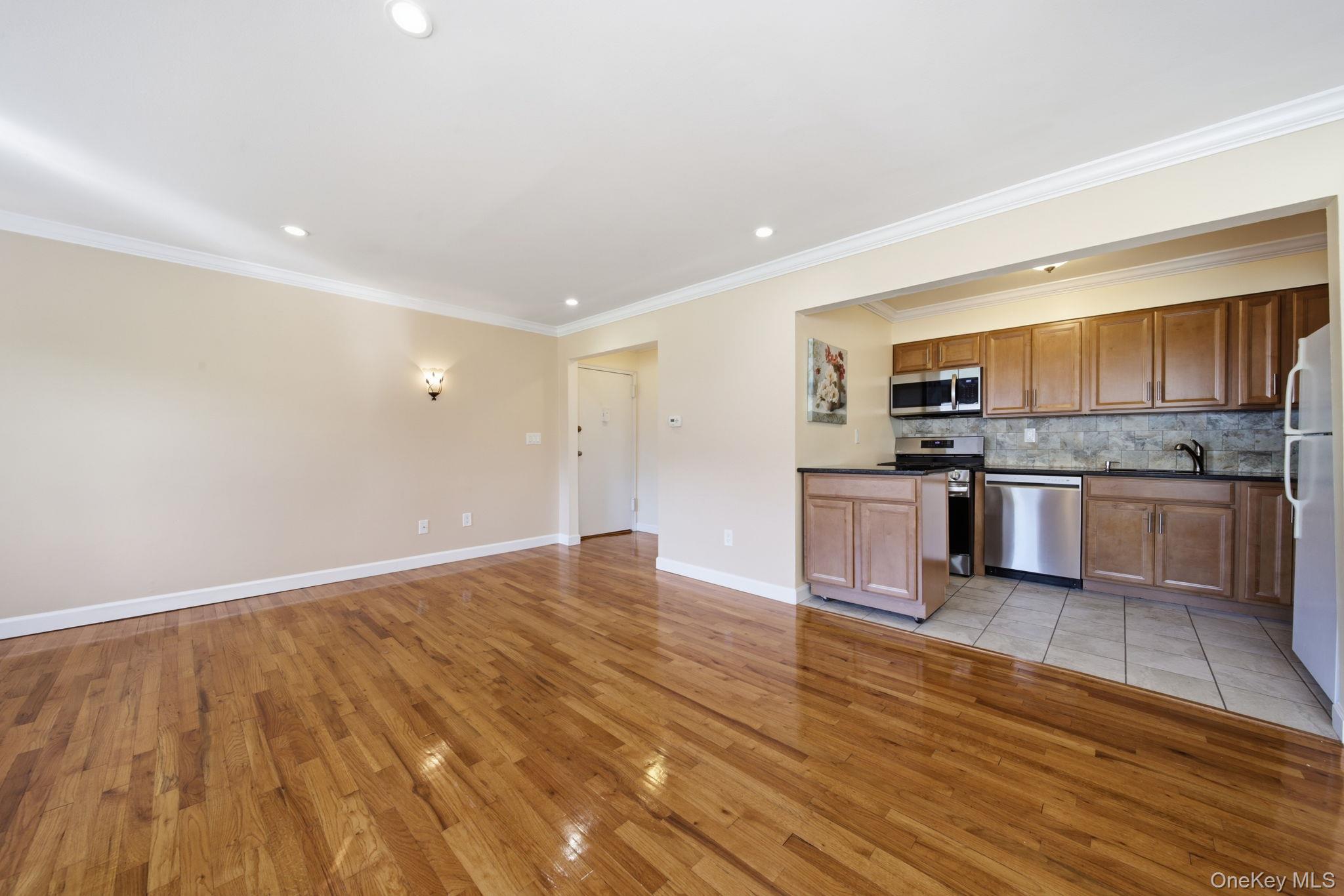 227 N Middletown Road D Property Photo 5