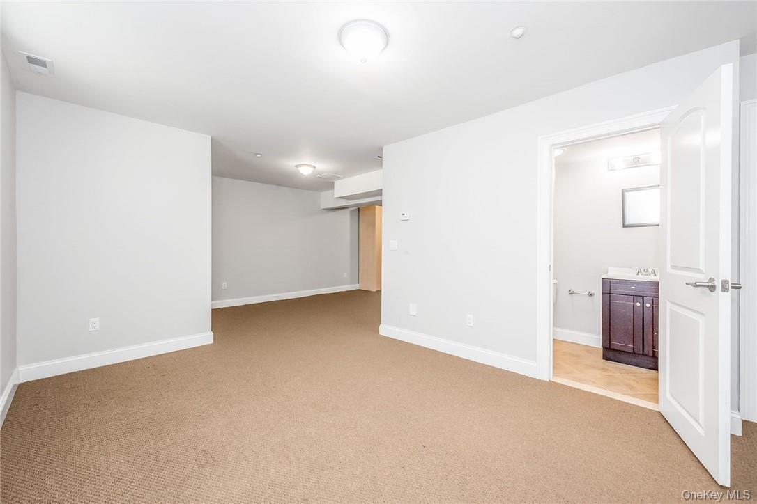 114 Lincoln Avenue Property Photo 28