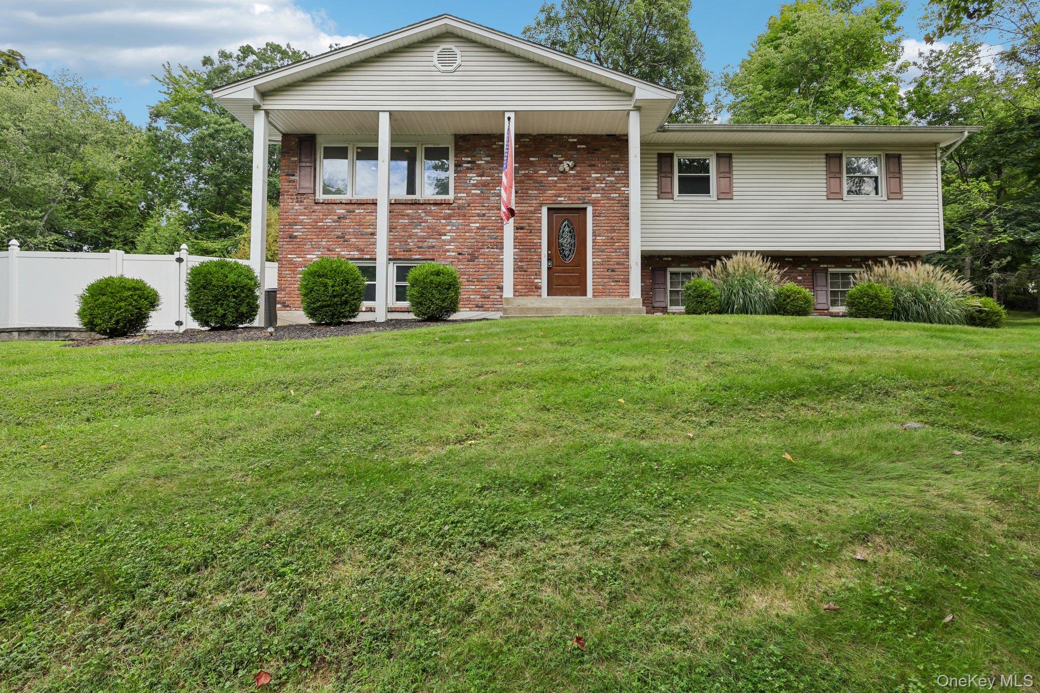82 Branchville Road Property Photo 1
