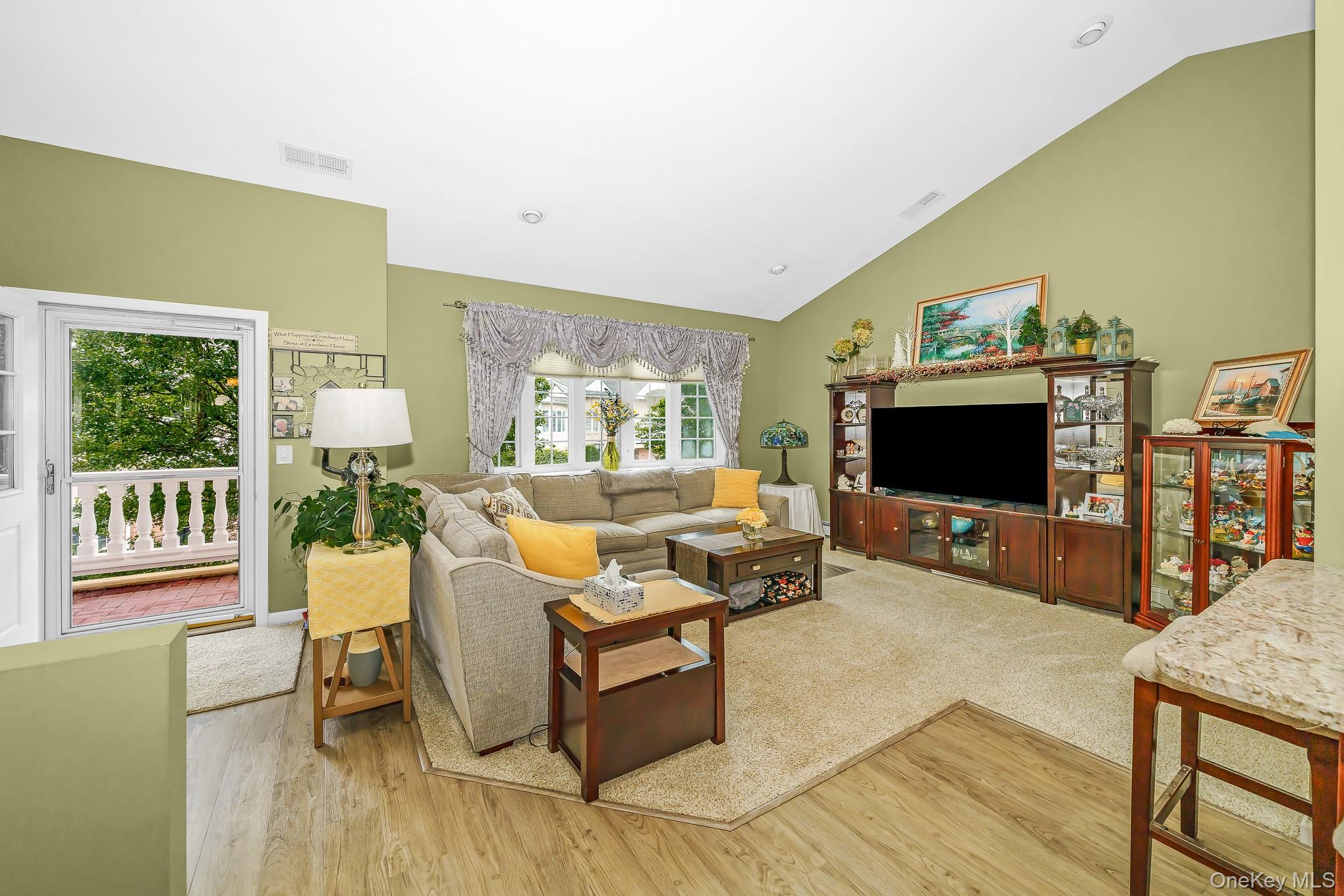 30 Sarah Court Property Photo 5