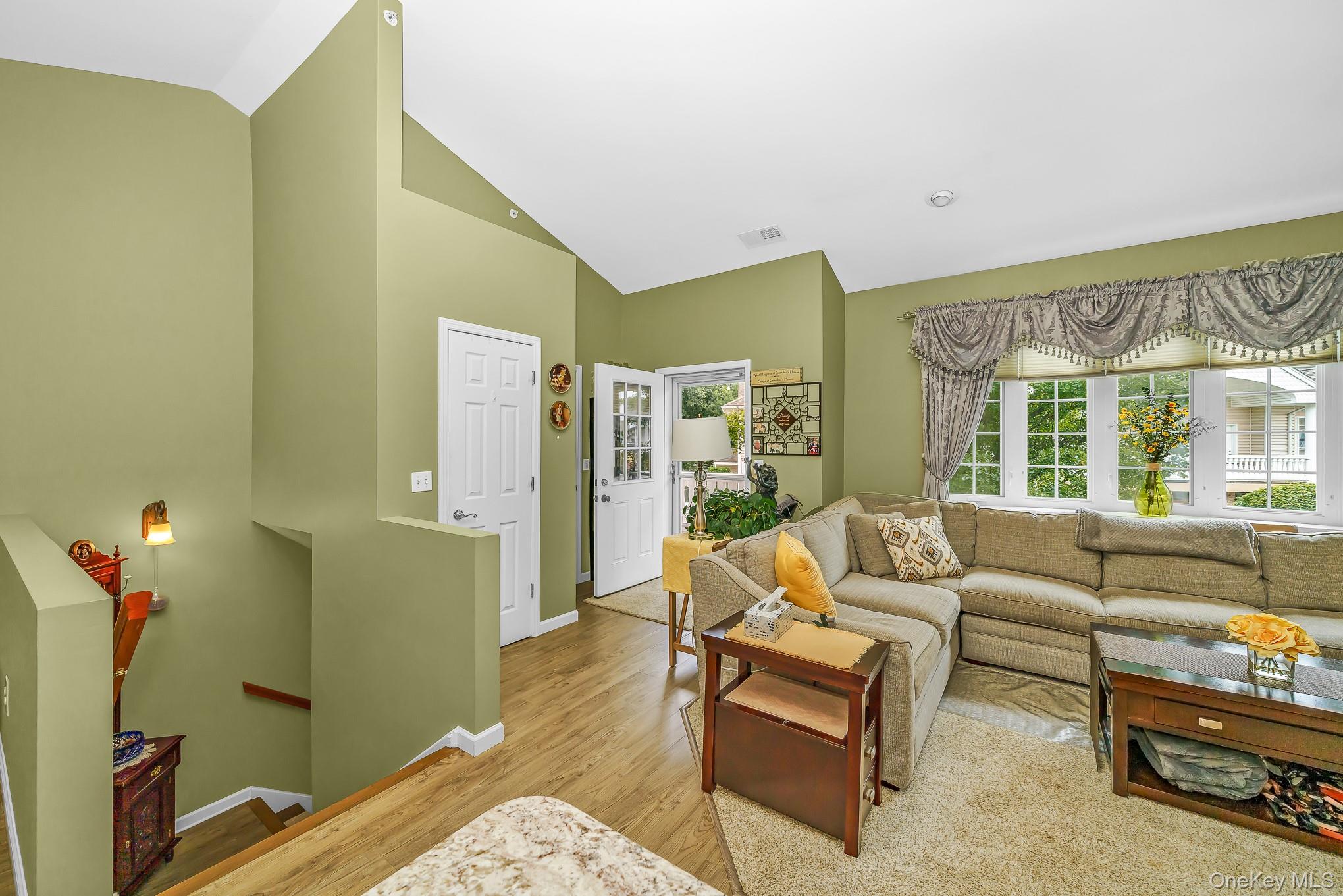 30 Sarah Court Property Photo 8