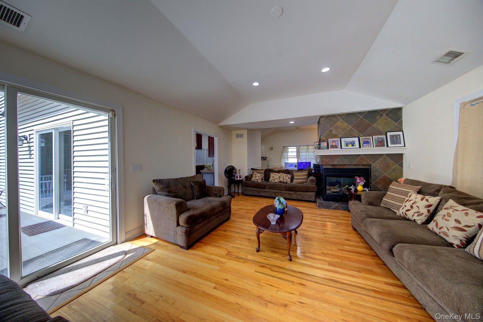 97 Chestnut Street Property Photo 10