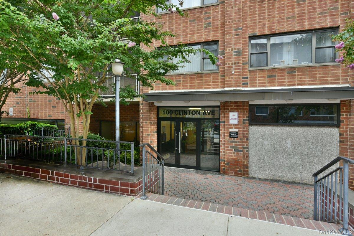 100 Clinton Avenue 4n Property Photo 2