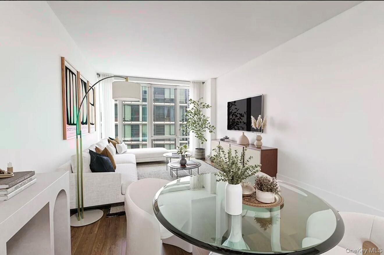 50 Riverside Boulevard 15m Property Photo 3