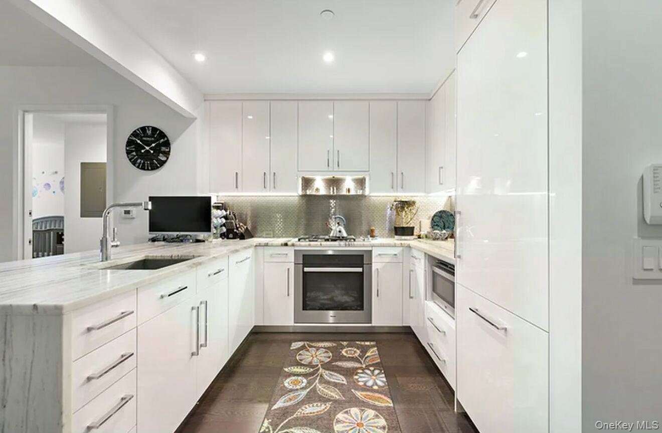 50 Riverside Boulevard 15m Property Photo 5