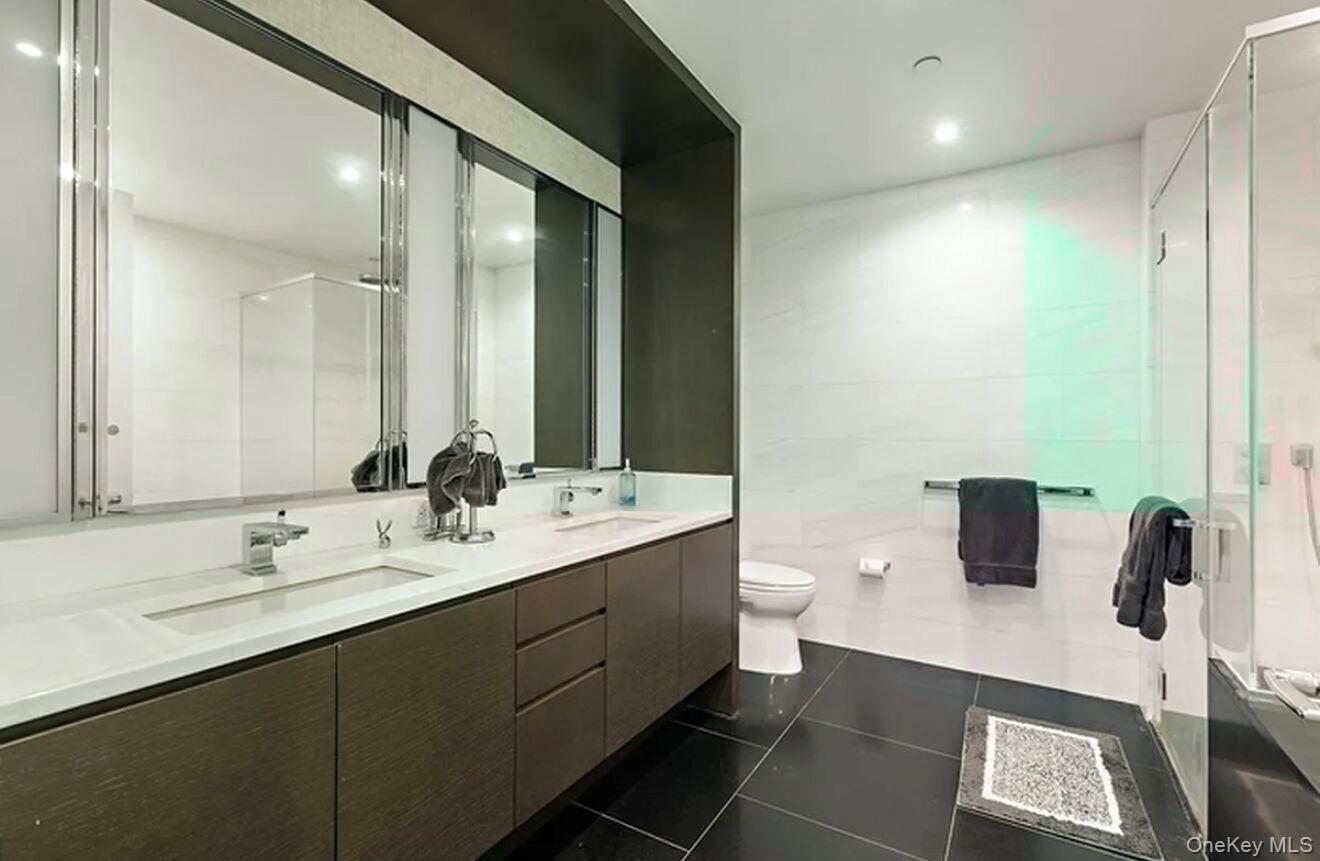 50 Riverside Boulevard 15m Property Photo 10