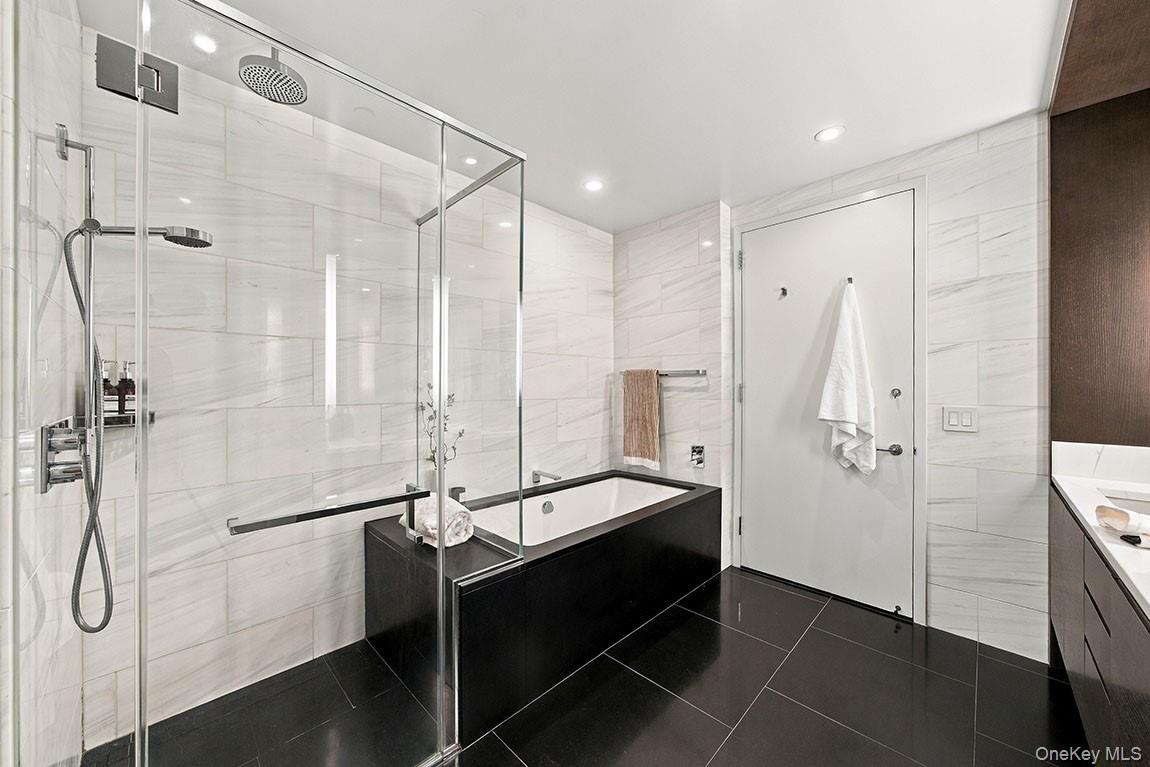 50 Riverside Boulevard 15m Property Photo 13