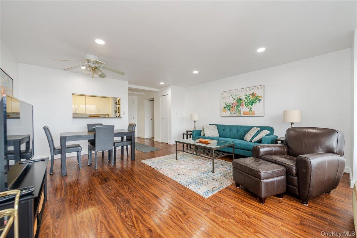 235 W Park Avenue 205 Property Photo 5