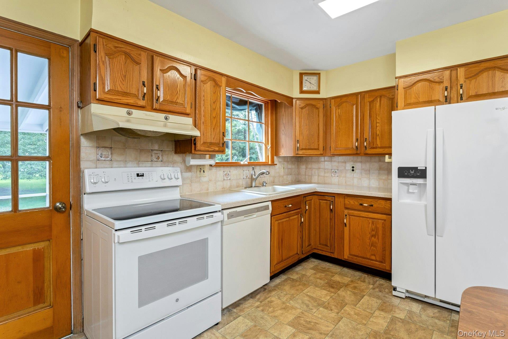 5 Spruce Pond Lane Property Photo 8