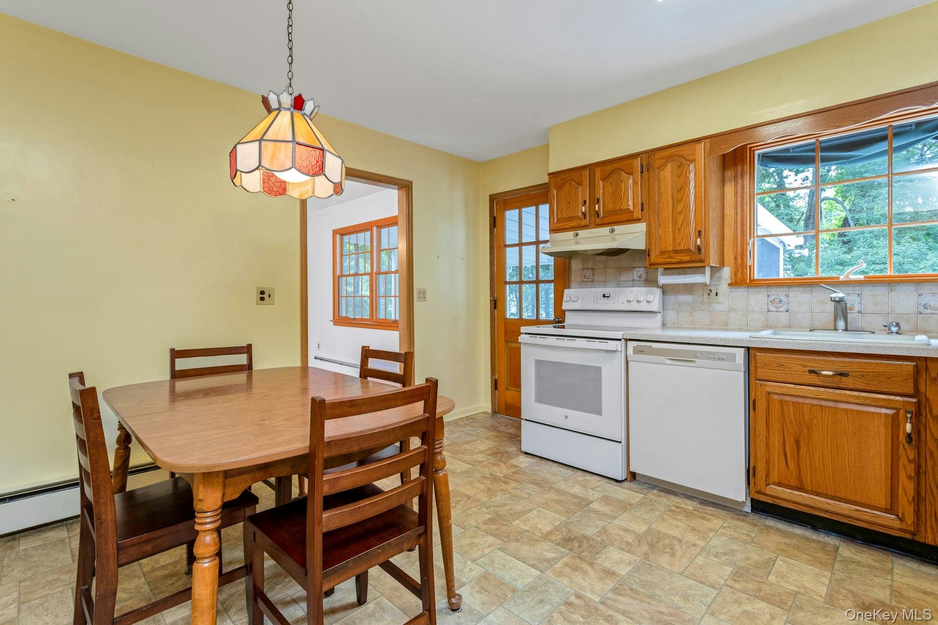 5 Spruce Pond Lane Property Photo 9
