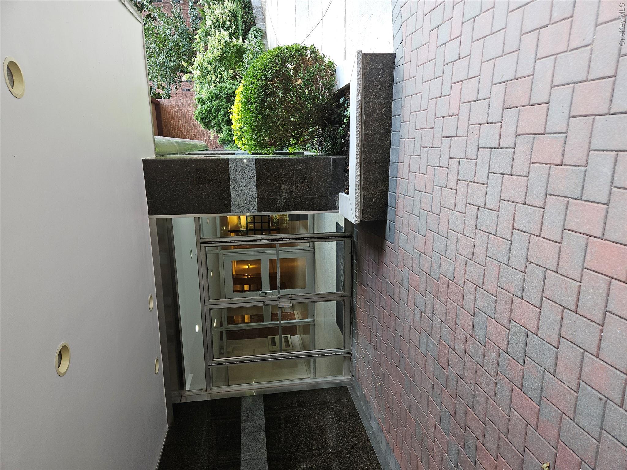 5500 Fieldston Drive 4ii Property Photo 3