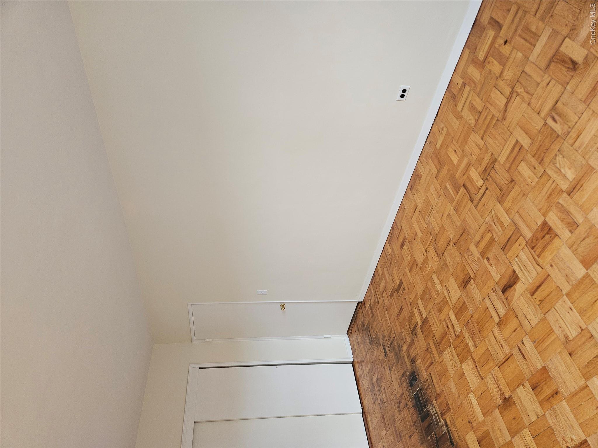 5500 Fieldston Drive 4ii Property Photo 11