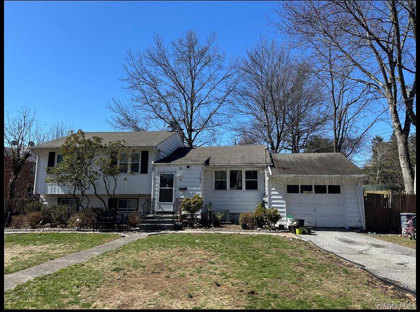 182 N Middletown Road Property Photo 1