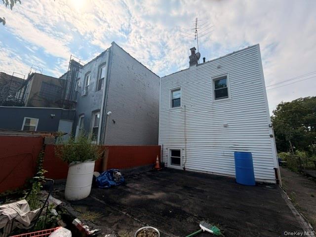 1041 E 216th Street Property Photo 14