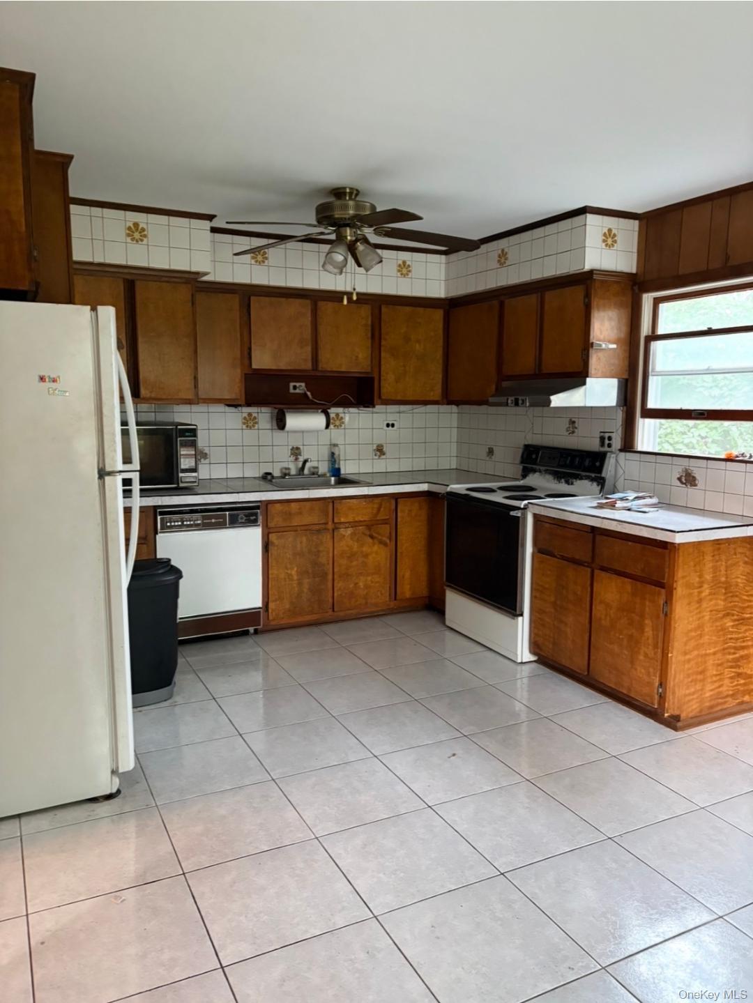 1 Cherokee Street Property Photo 2