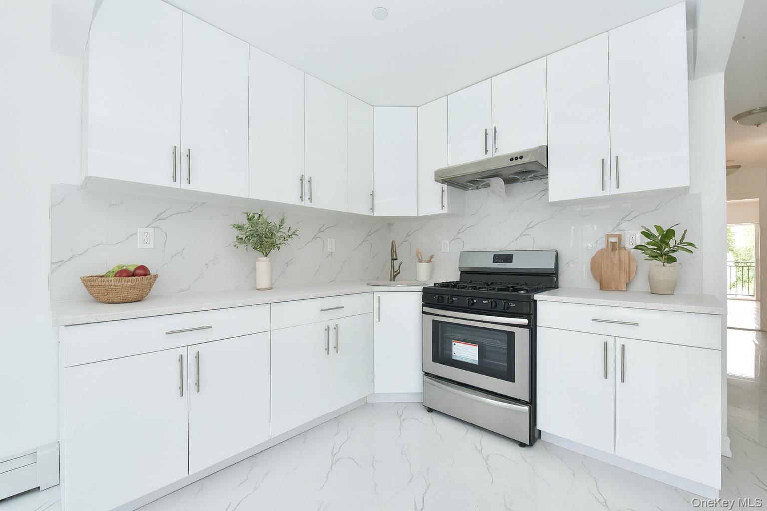 5714 163rd Street Property Photo 3