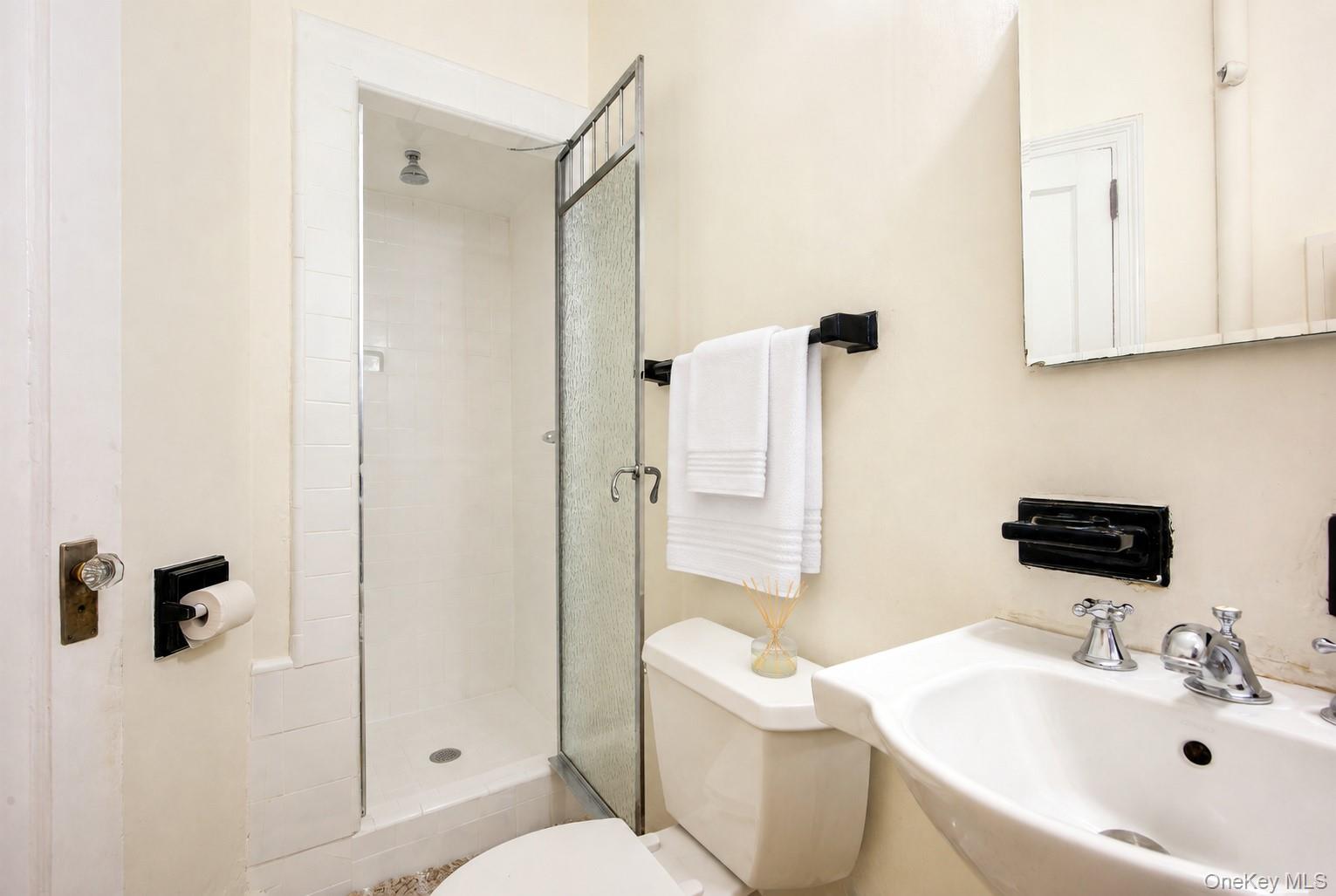 77-12 35 Avenue A51 Property Photo 10