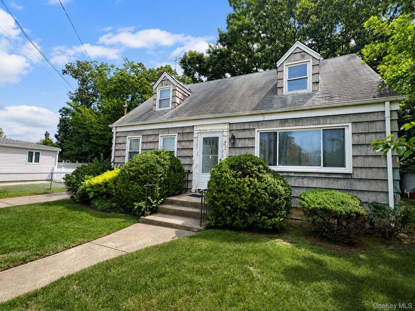 471 Eureka Avenue Property Photo 1