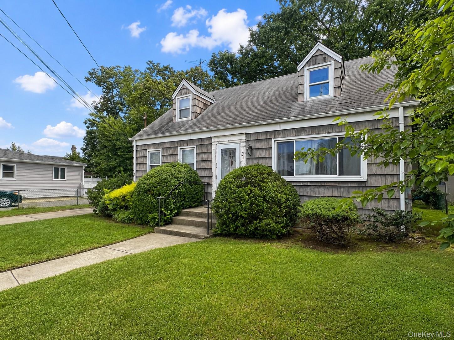 471 Eureka Avenue Property Photo 4
