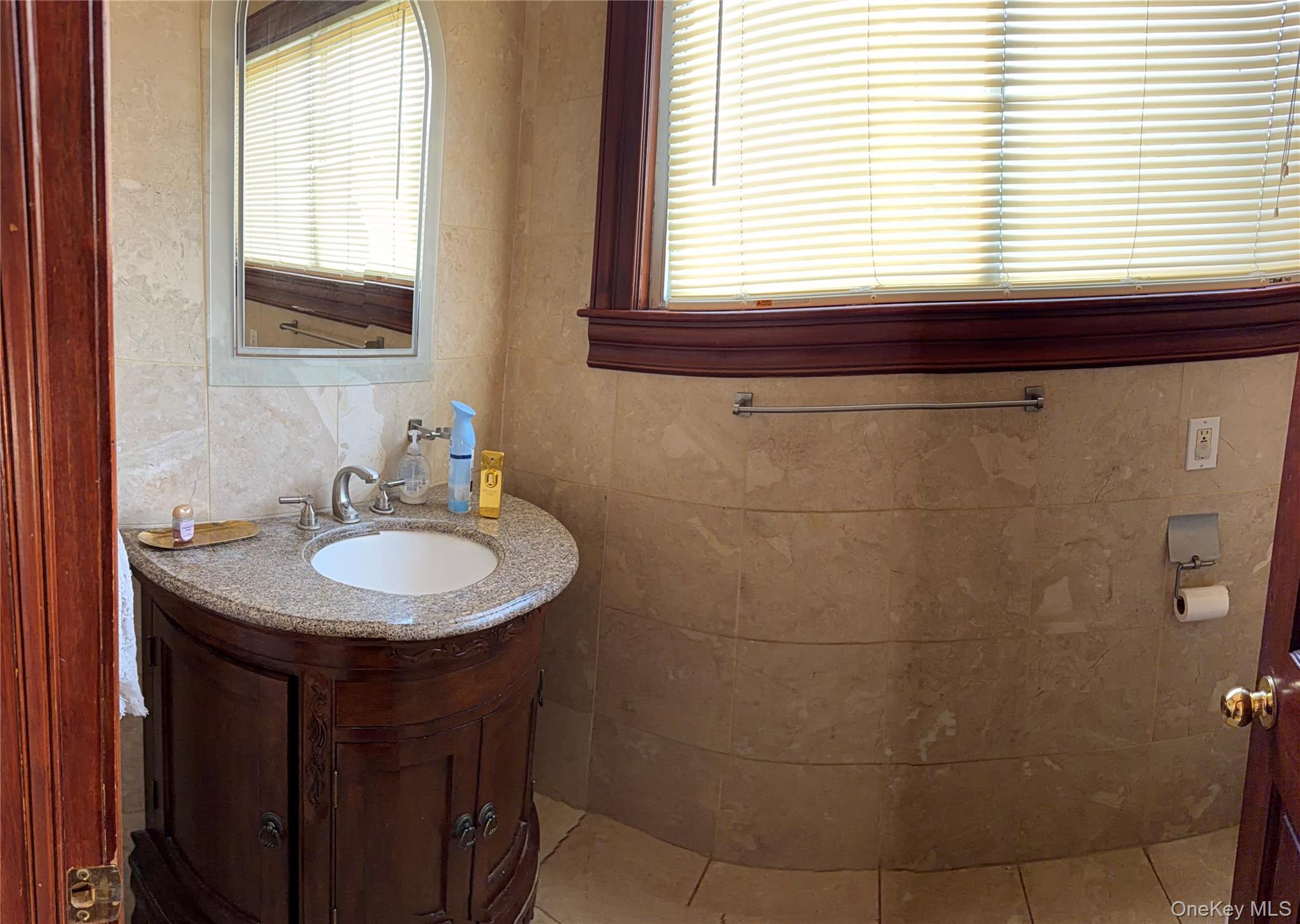 59 Essex Road Property Photo 4