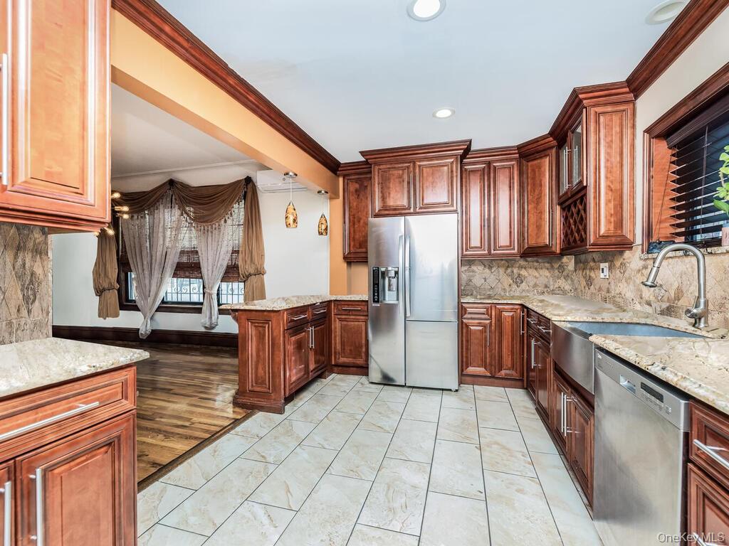 199 W 179th Street Property Photo 9