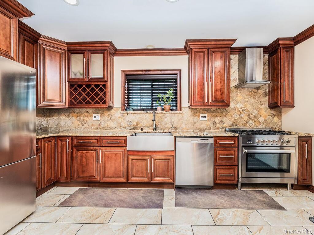 199 W 179th Street Property Photo 11