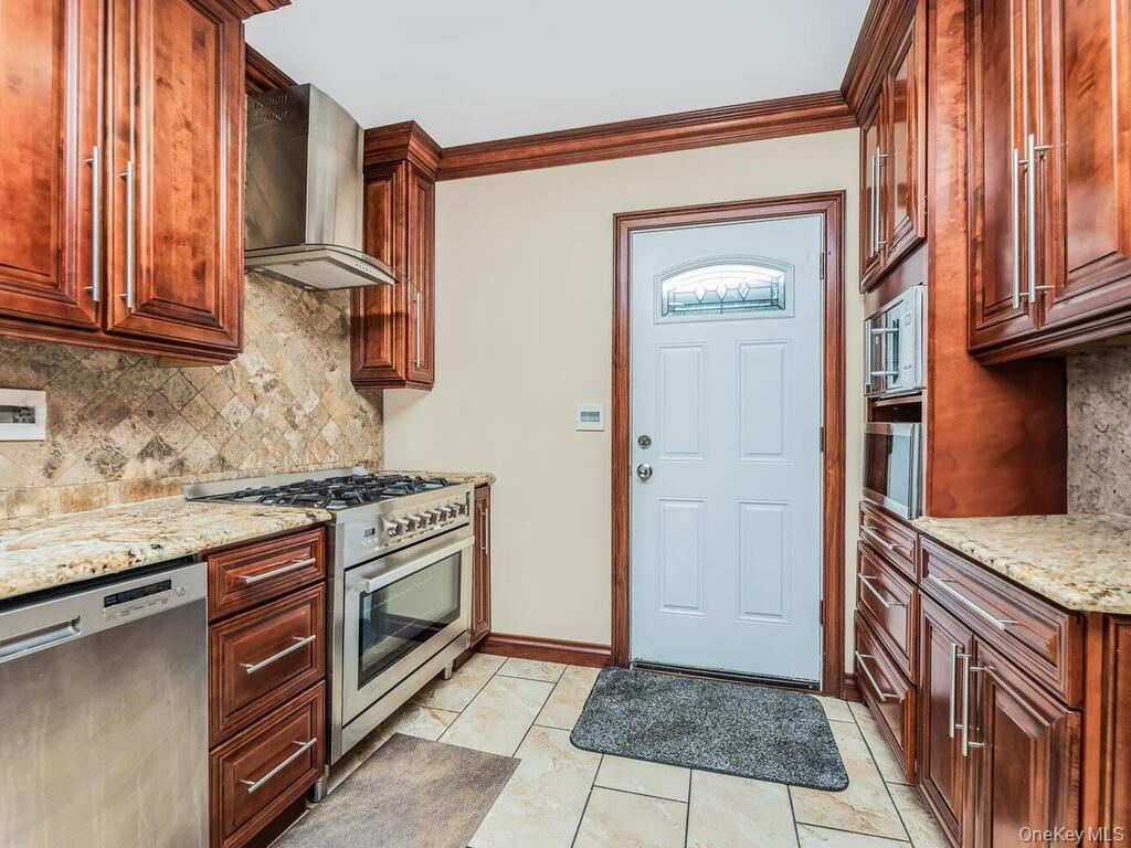 199 W 179th Street Property Photo 13