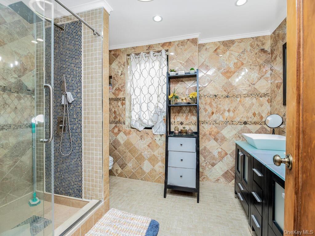 199 W 179th Street Property Photo 14