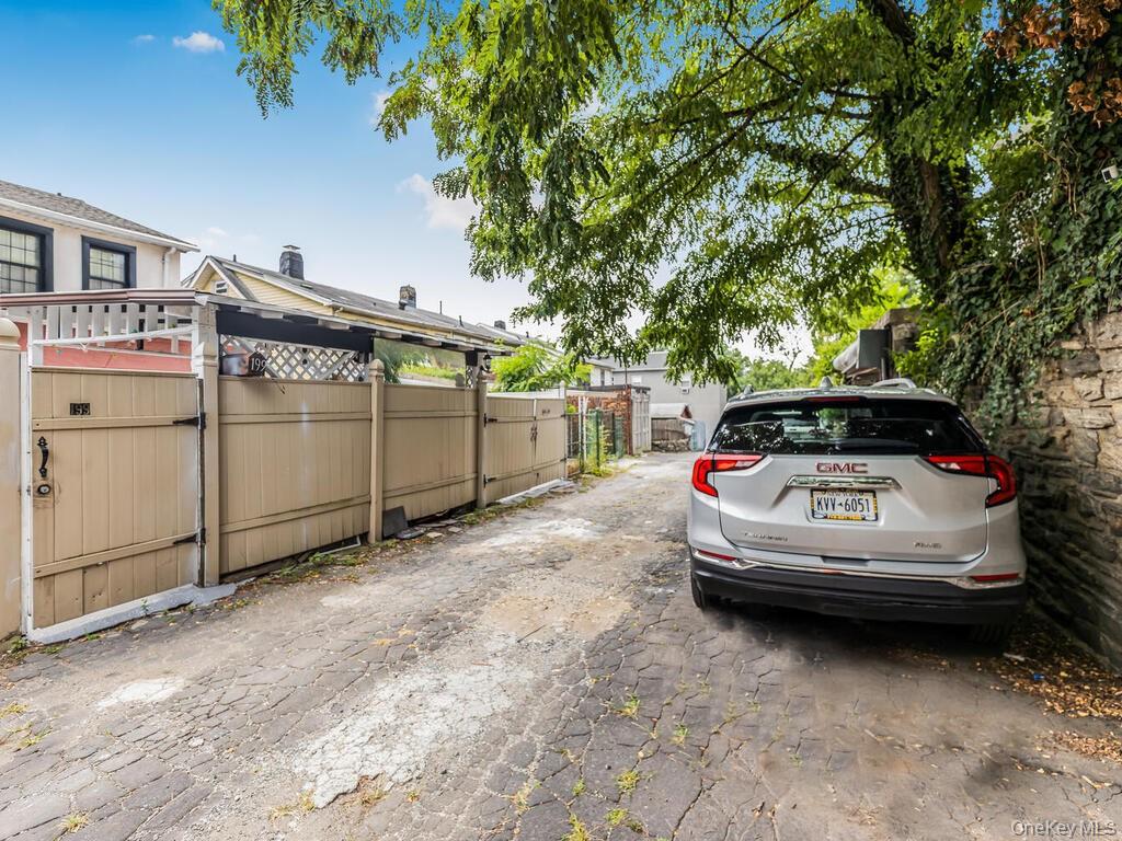 199 W 179th Street Property Photo 30