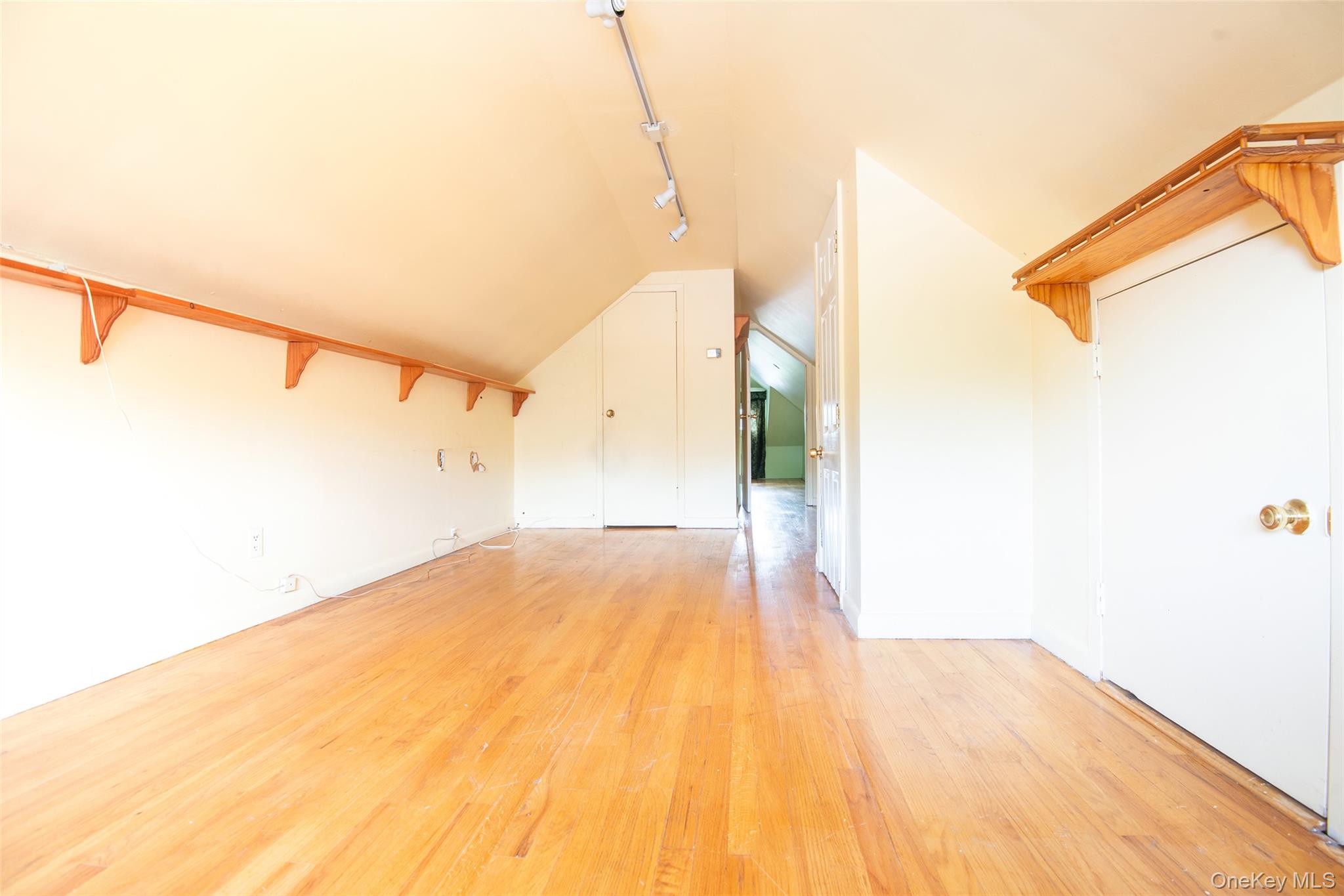 916 Hollywood Avenue Property Photo 15