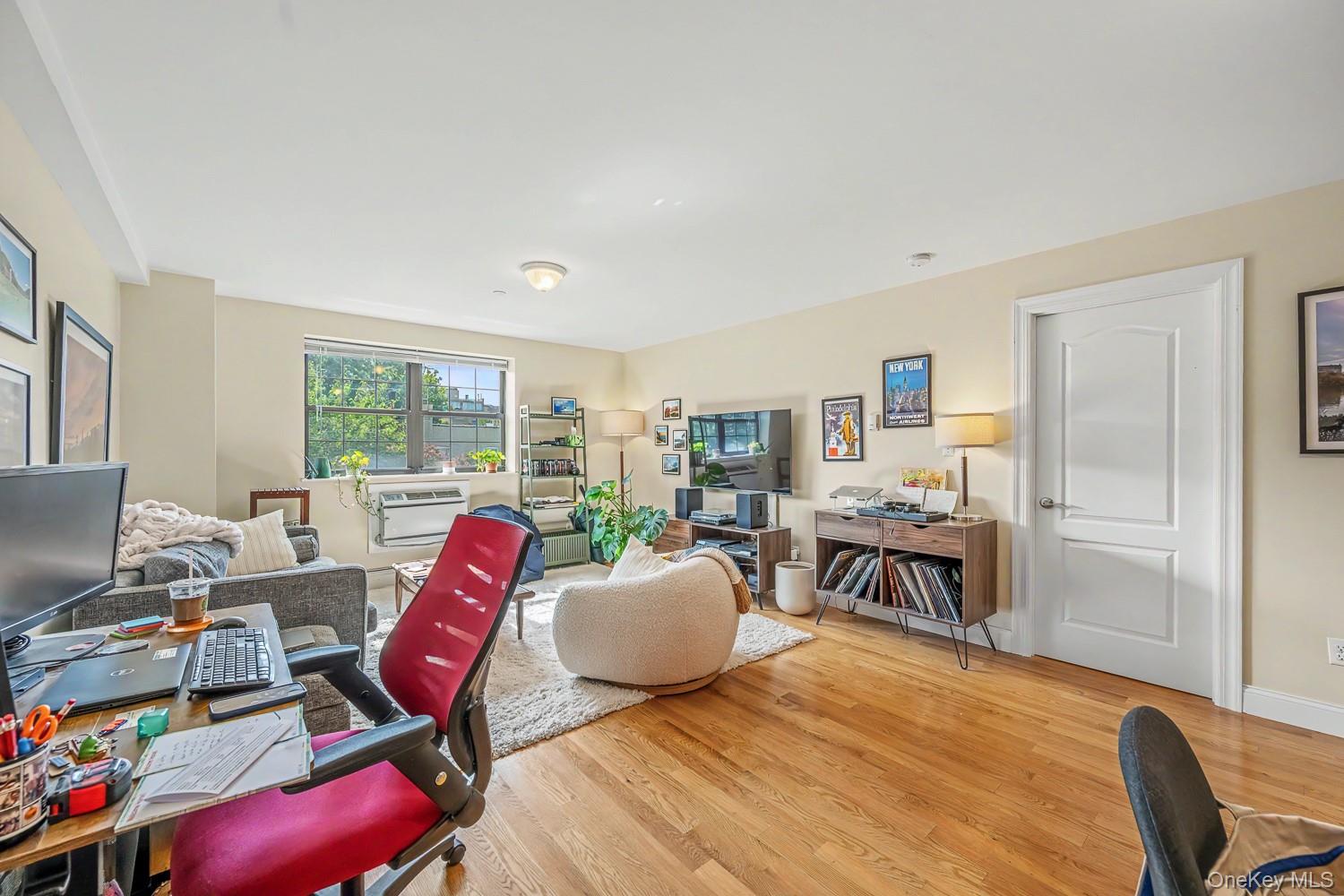 28-29 35th Street Property Photo 4
