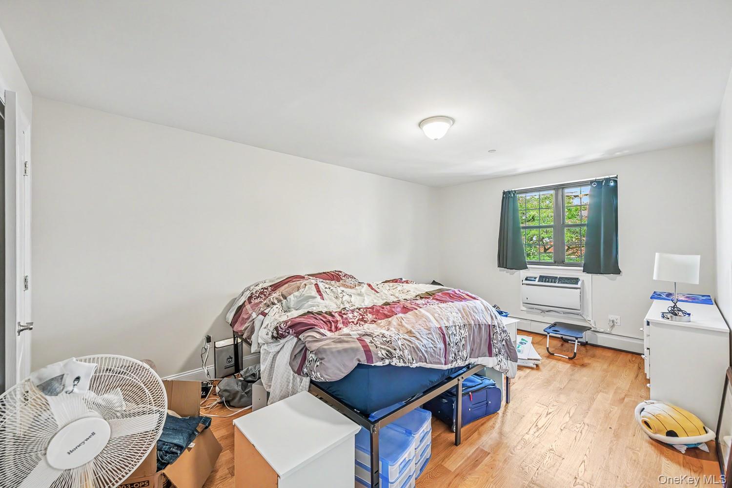 28-29 35th Street Property Photo 11