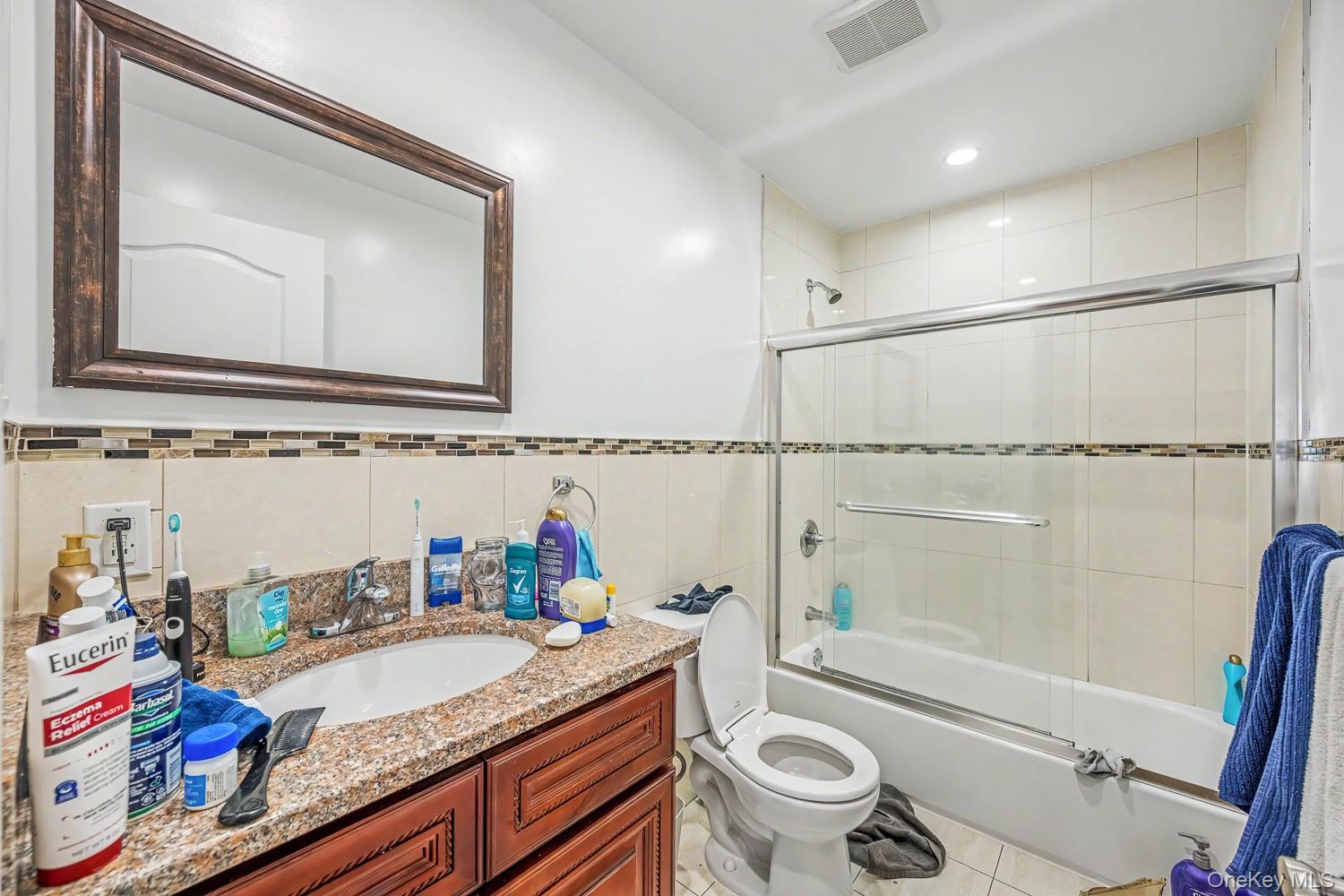 28-29 35th Street Property Photo 13