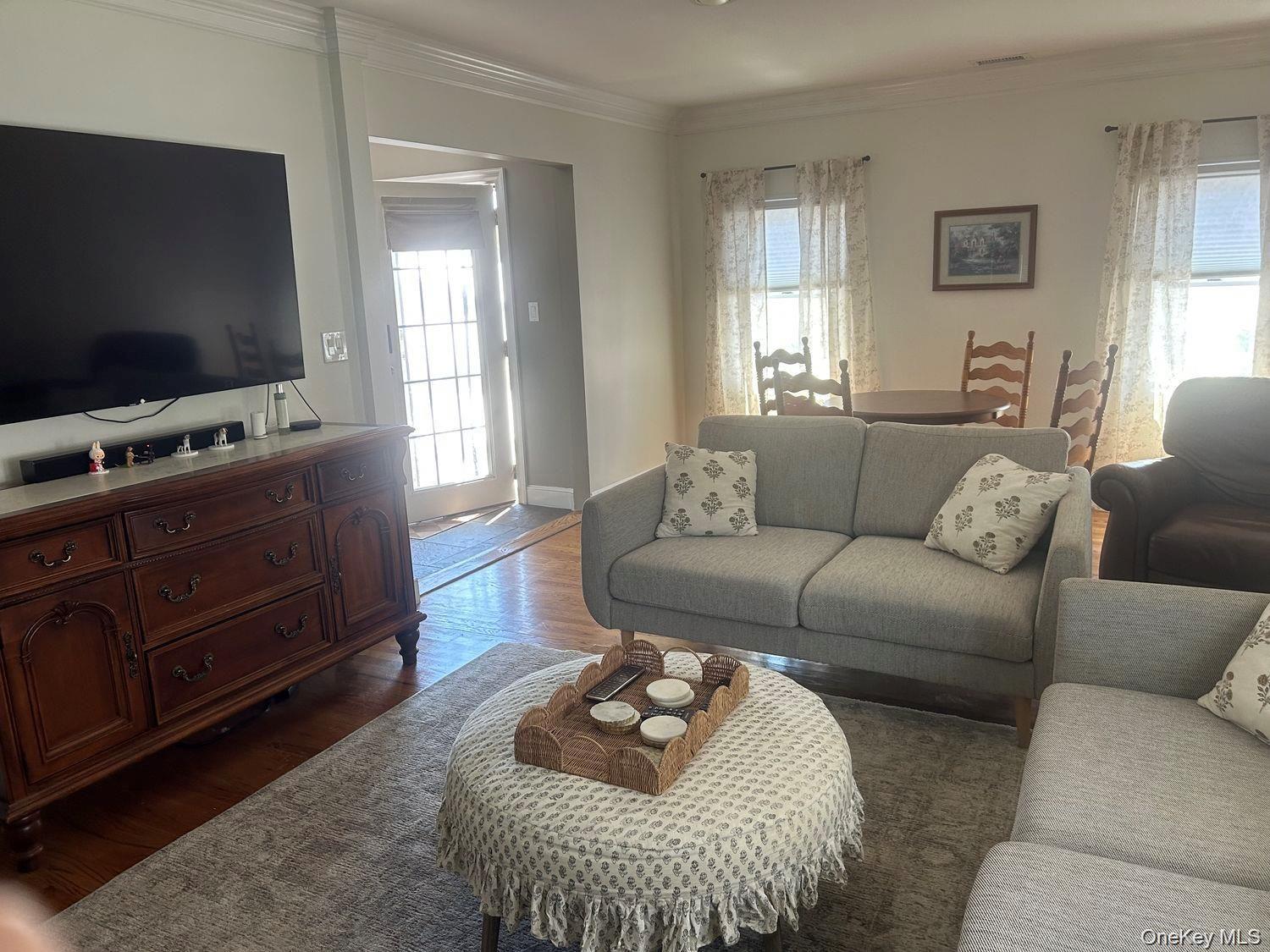 607 Nassau Street Property Photo 8